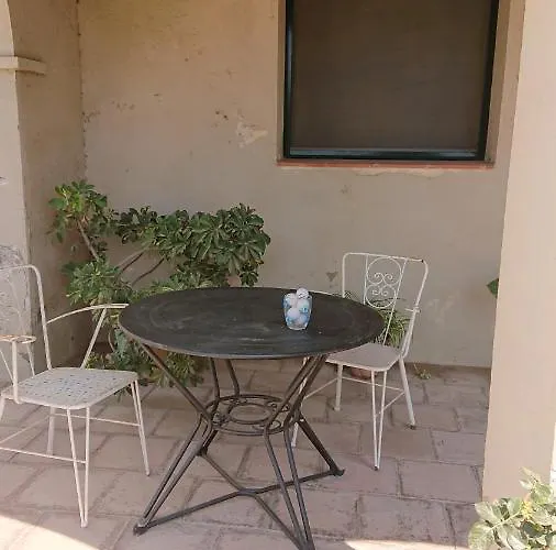 Guso * קסטלו דה אמפוריאס